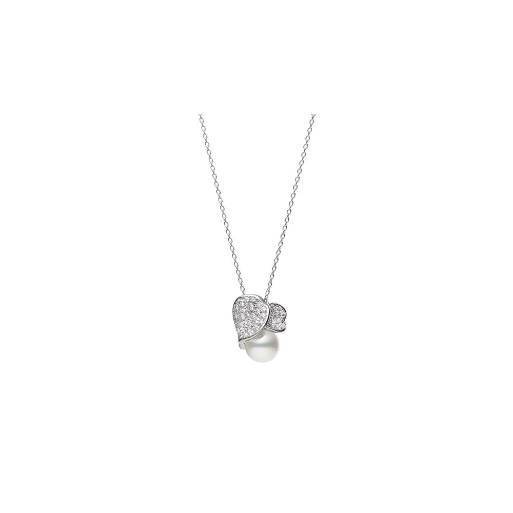 18ct White Gold Les Petales Place Vendome Cultured Pearl & Diamond Pendant