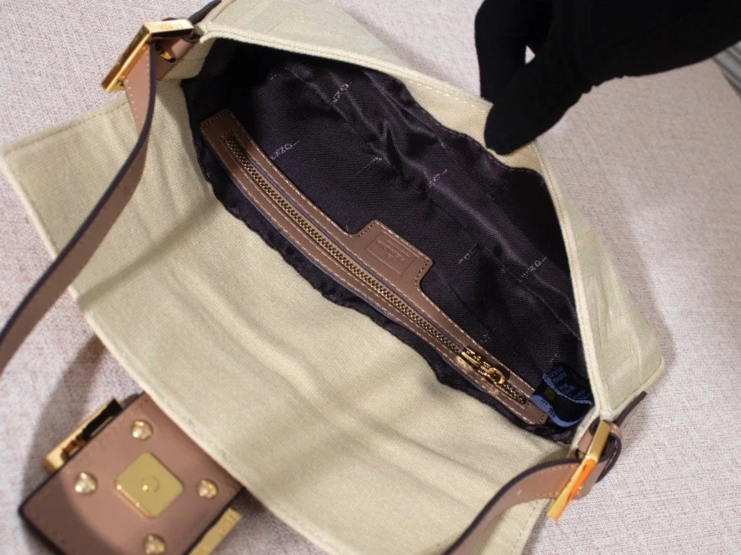 EN   Designer bags by Fendi 080