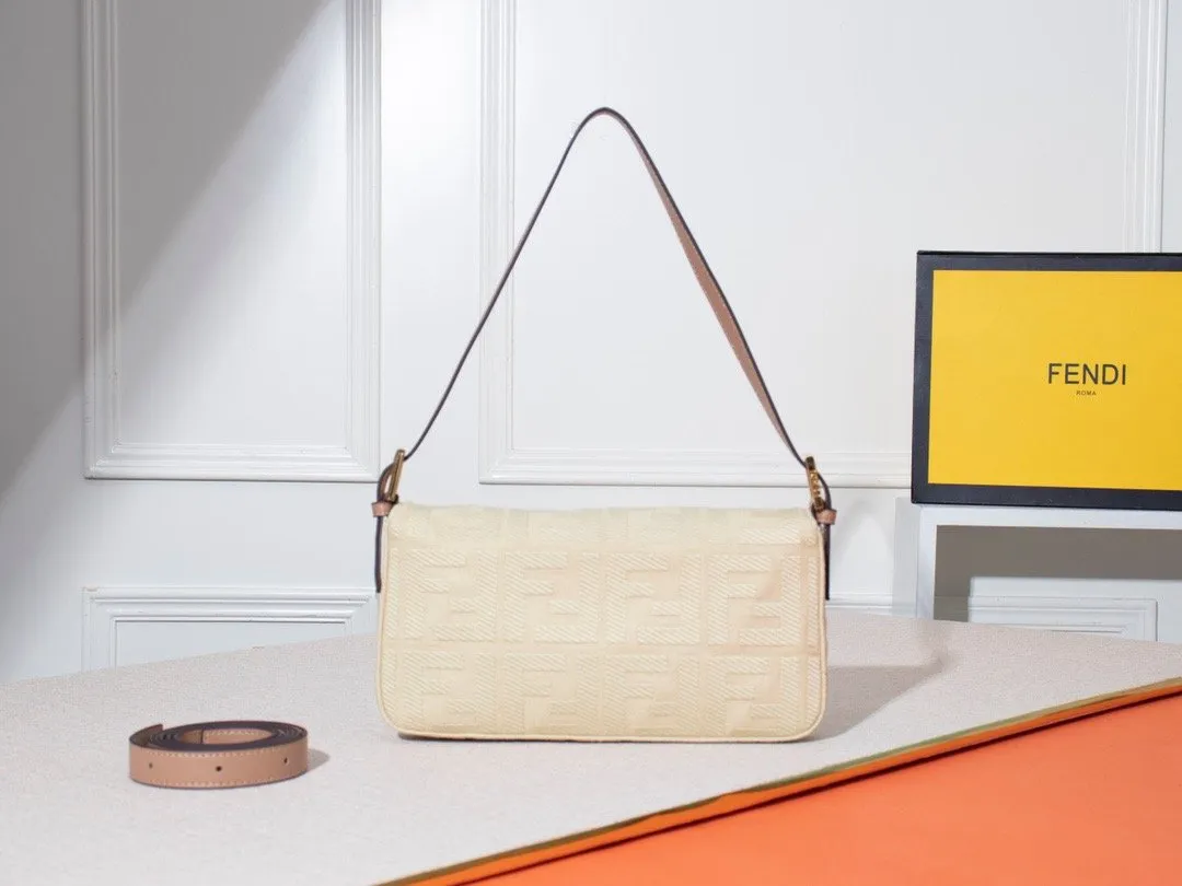 EN   Designer bags by Fendi 080
