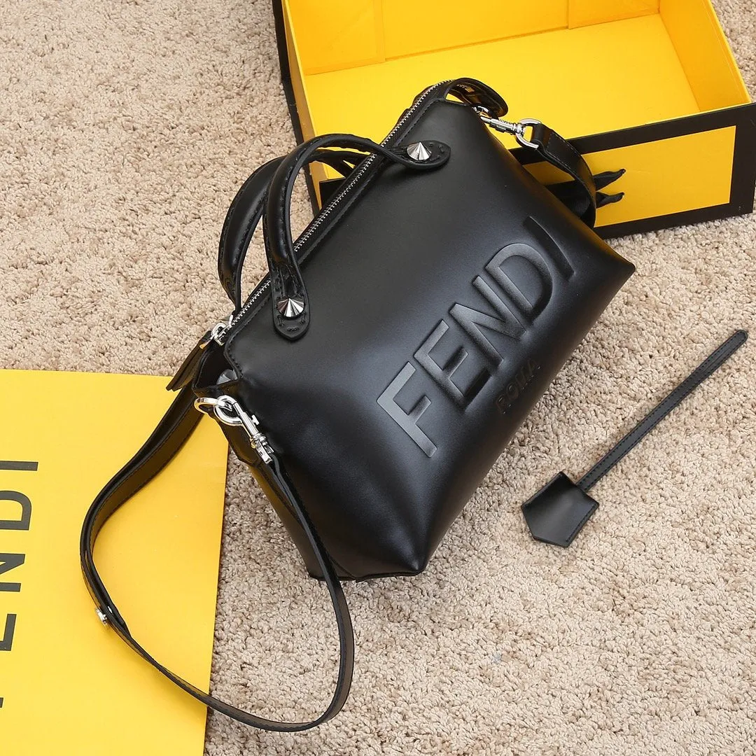 EN   Designer bags by Fendi 164