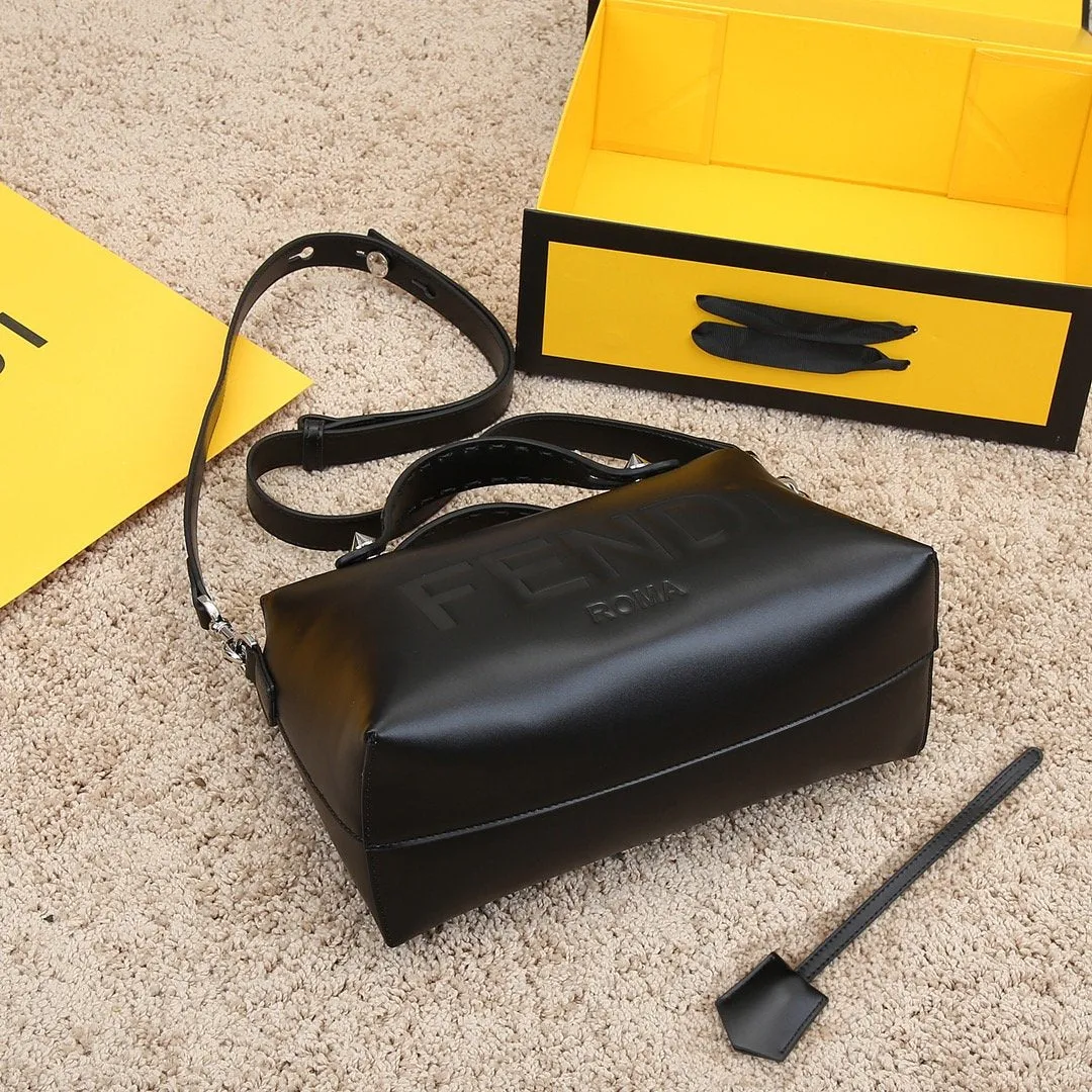 EN   Designer bags by Fendi 164
