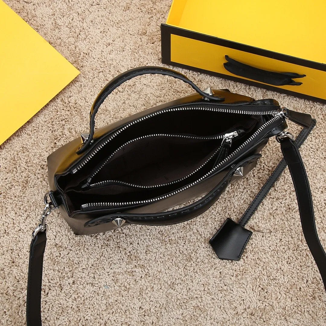 EN   Designer bags by Fendi 164
