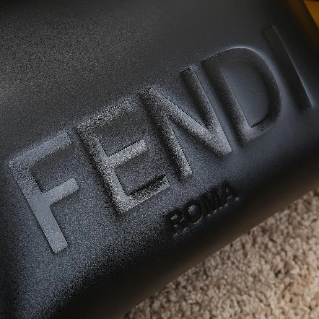 EN   Designer bags by Fendi 164