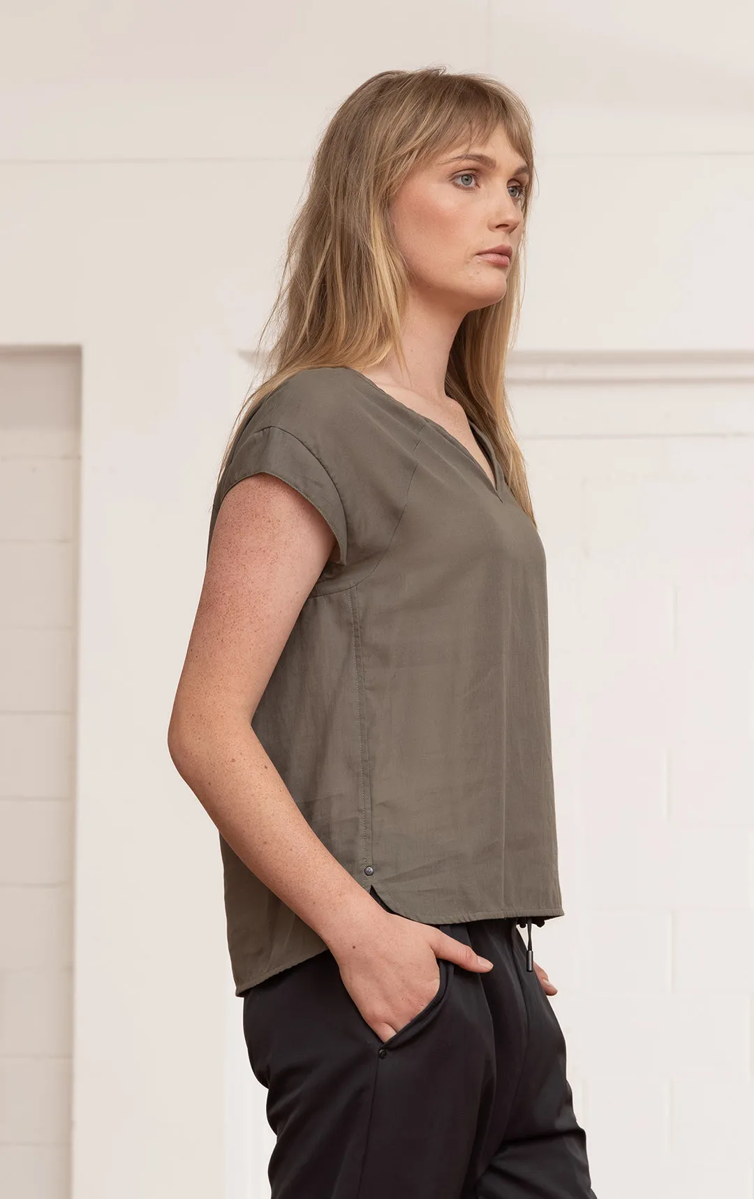 LIGHTWEIGHT ORGANIC COTTON TOP
