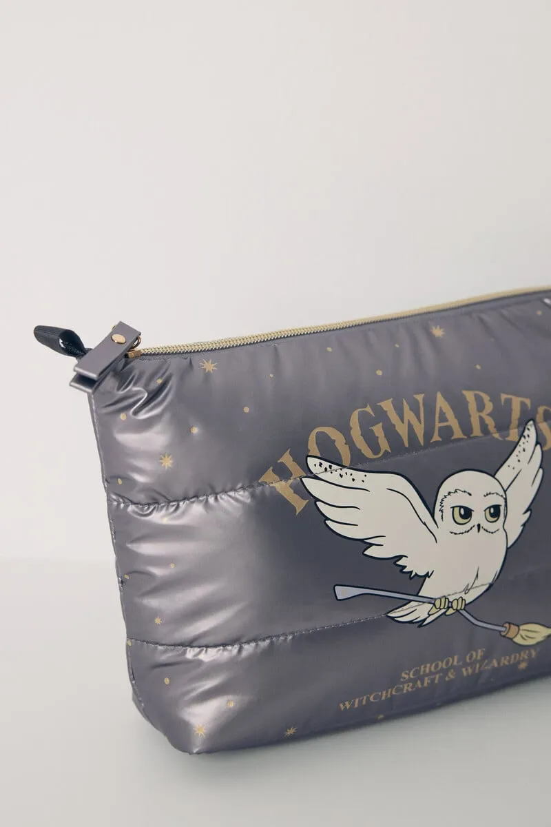 Medium padded Hogwarts toiletry bag