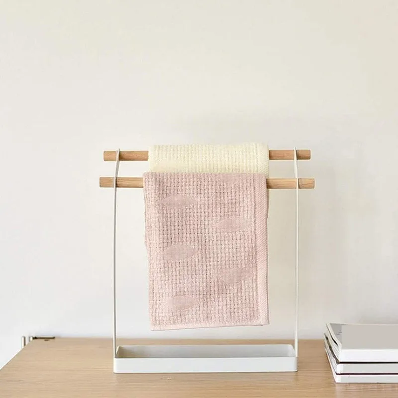 Oakney Towel Hanger