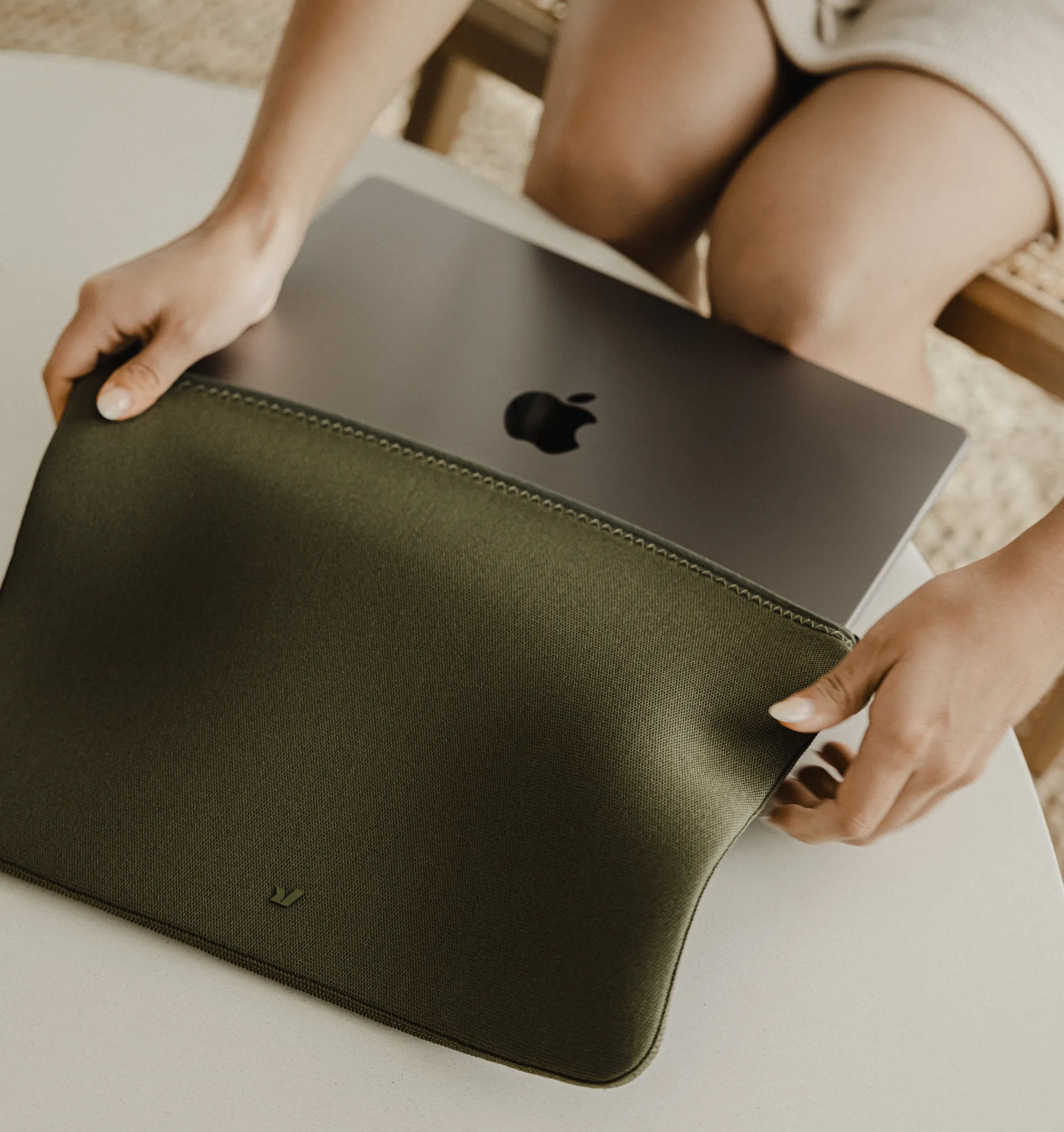 Rushfaster Laptop Sleeve For 16" MacBook Pro 2021