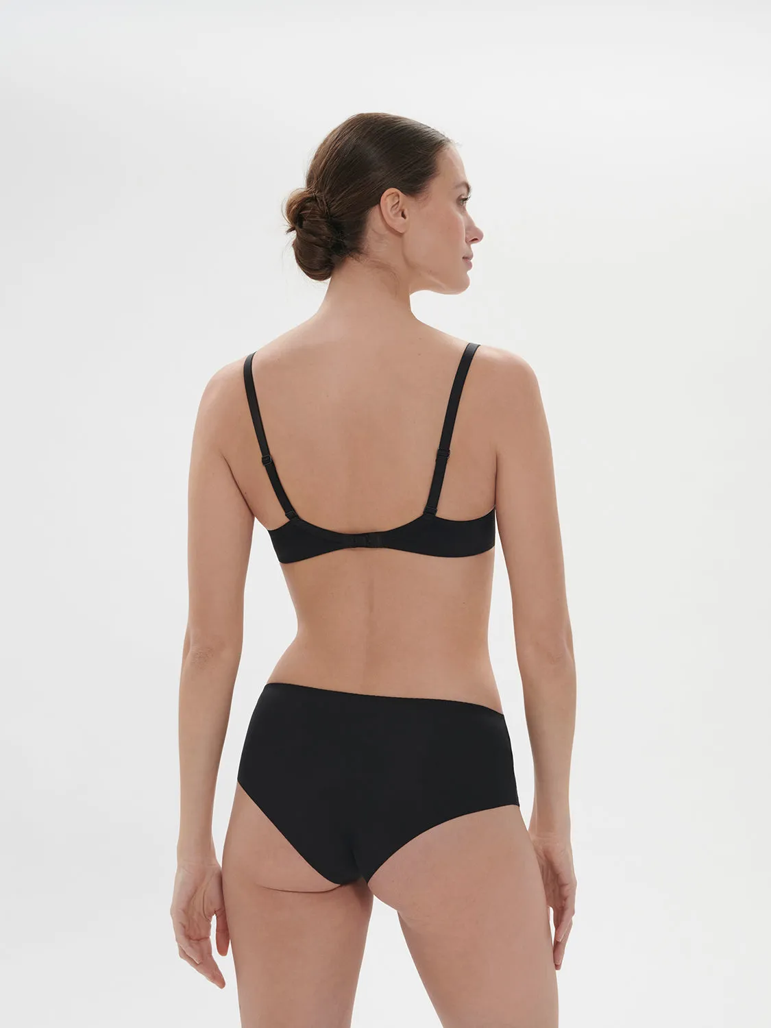 Saga Full Coverage Plunge - Black