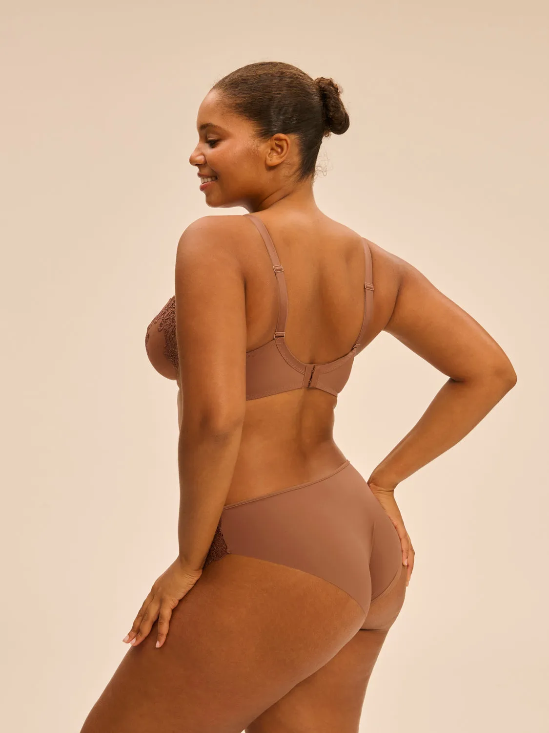 Saga Full Coverage Plunge - Mocha
