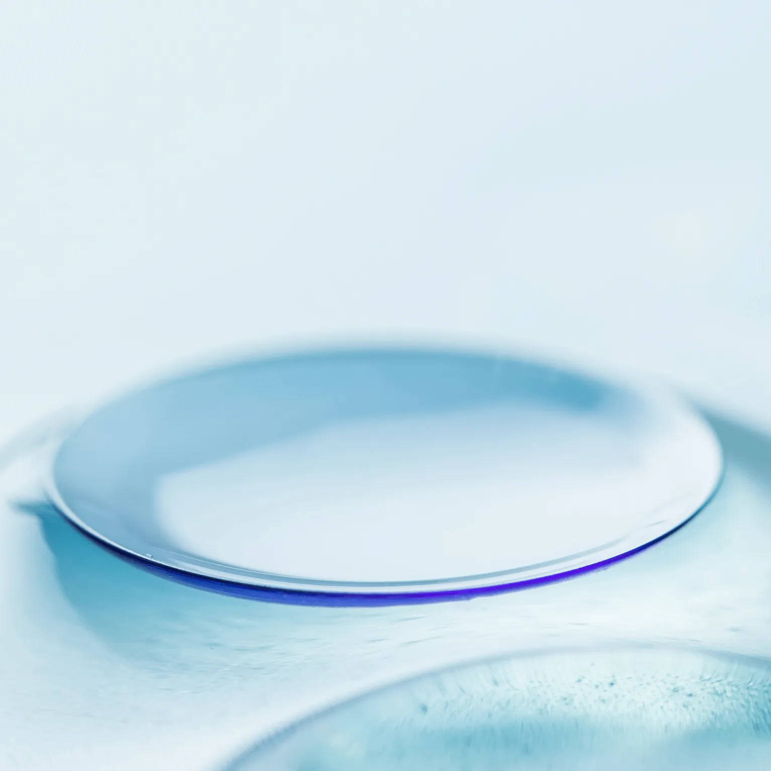 Ultrathin Lightweight Lens