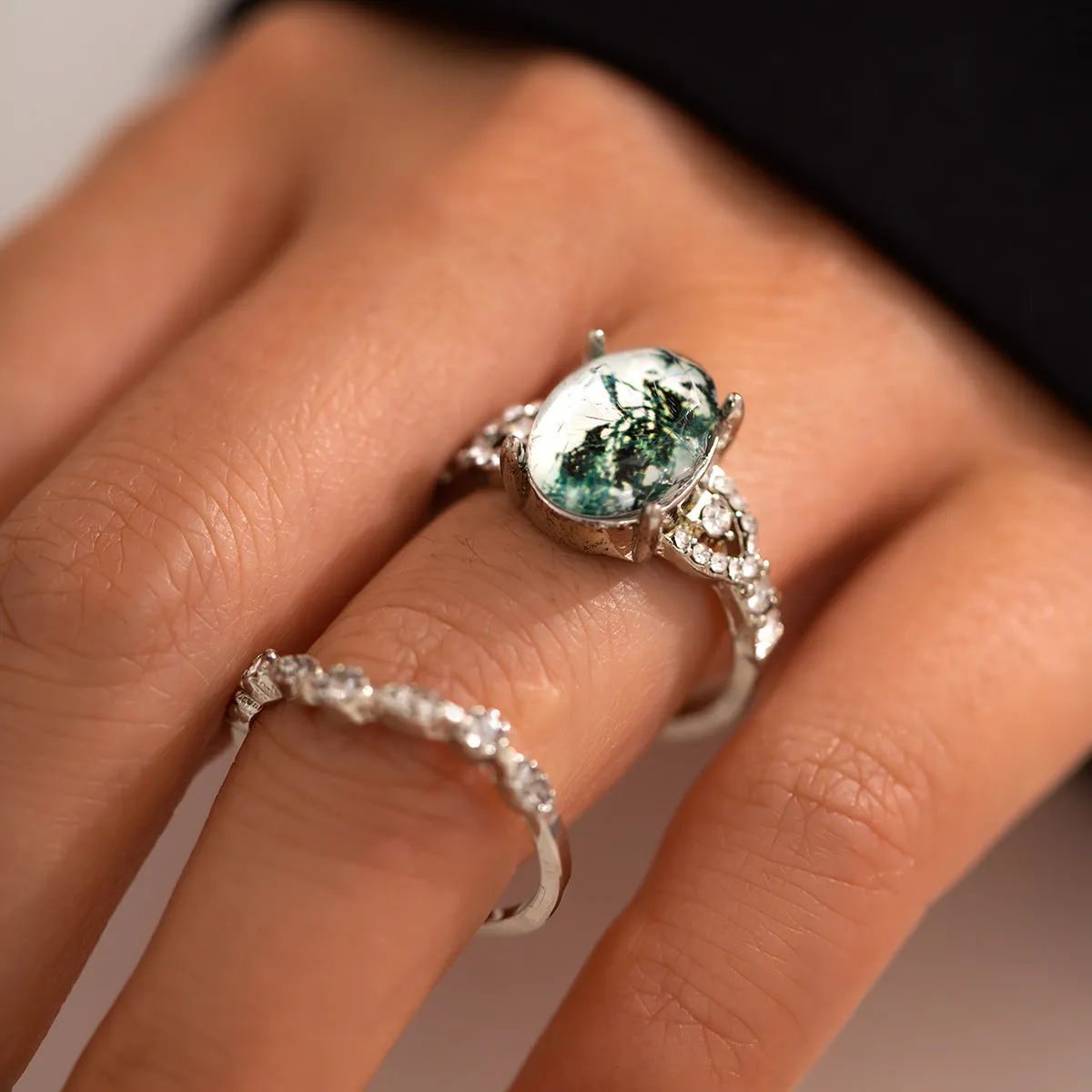 V-Shaped Glass Landscape Ring Set with Full Rhinestones in Vienna Verve Collection - Women's Jewelry