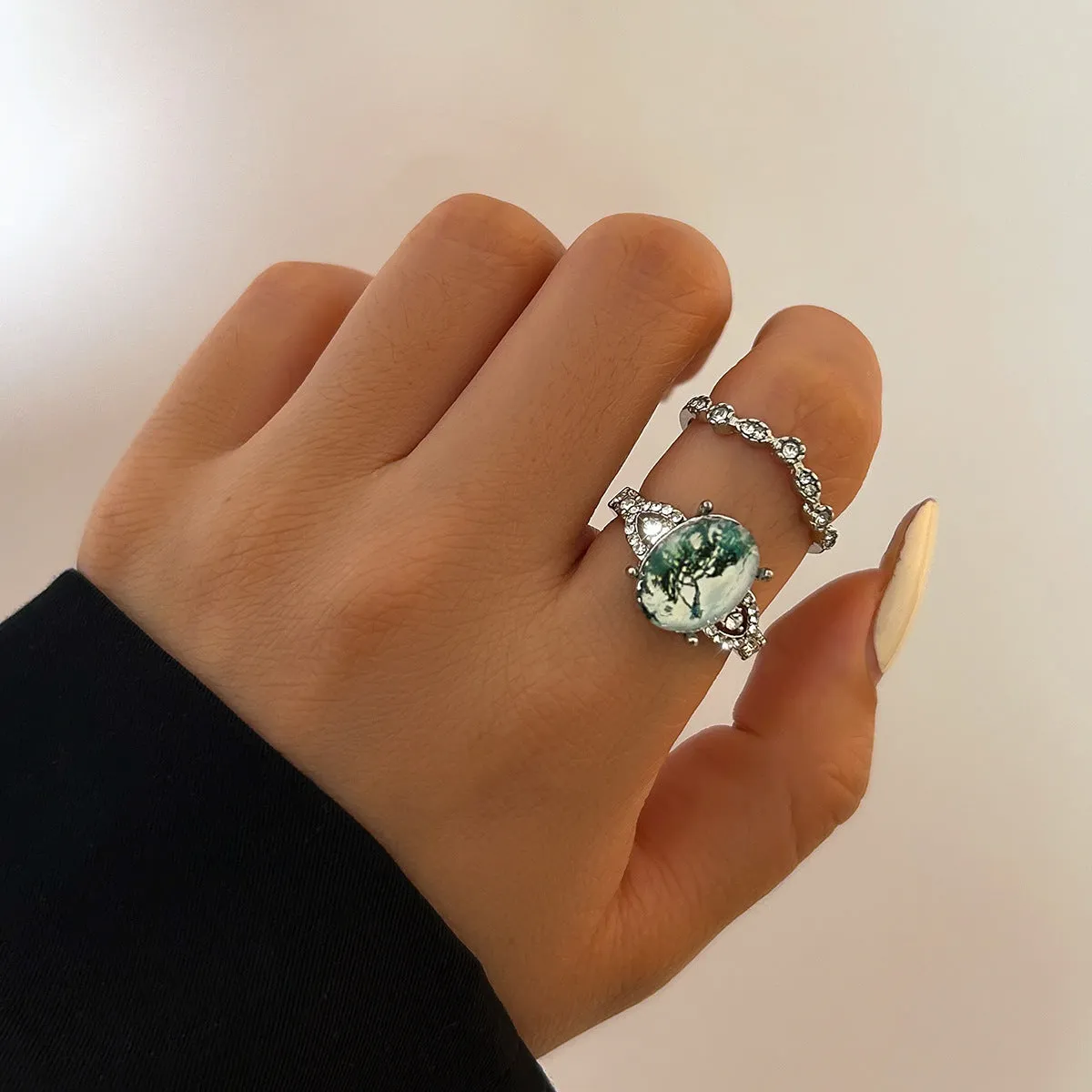 V-Shaped Glass Landscape Ring Set with Full Rhinestones in Vienna Verve Collection - Women's Jewelry