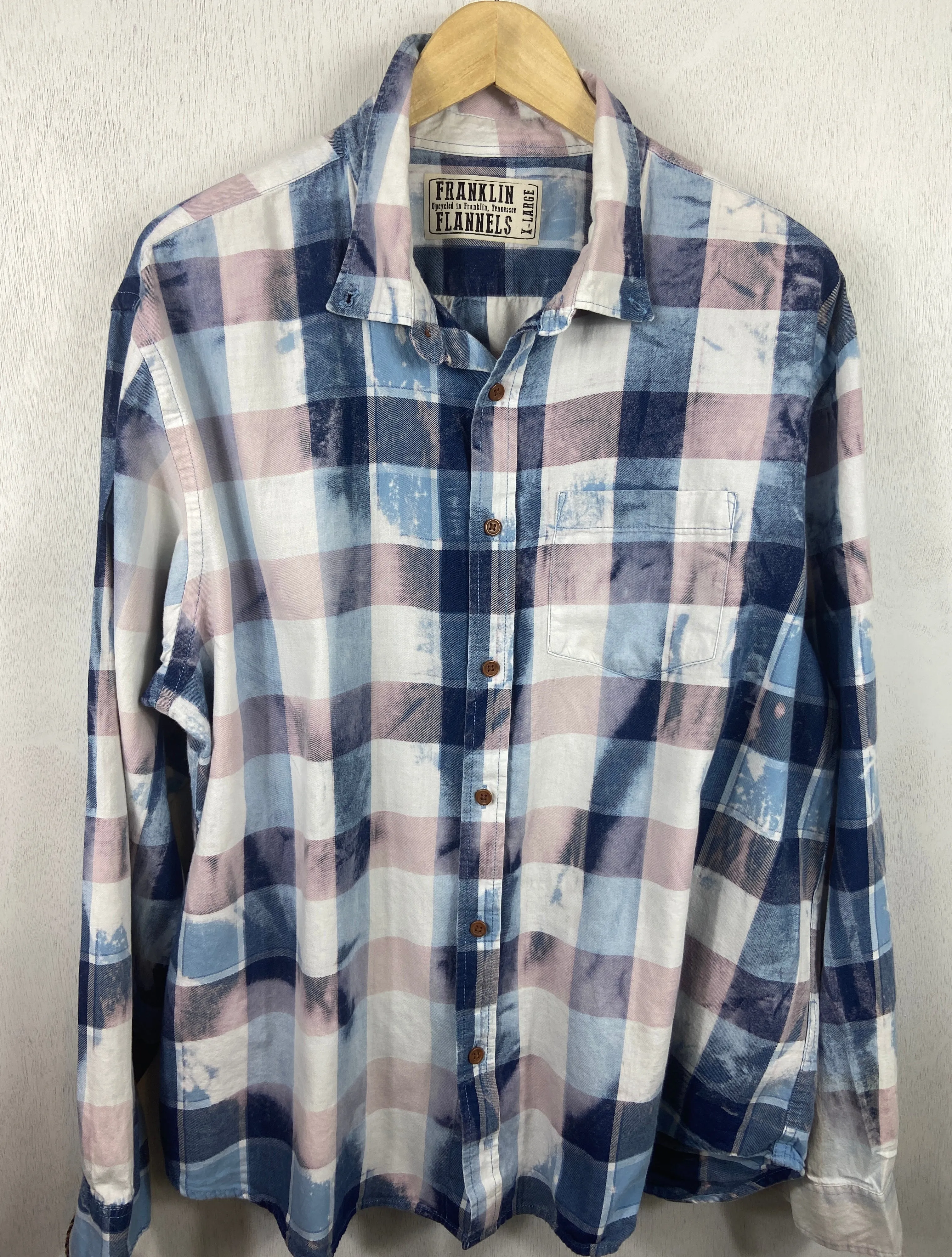 Vintage Navy, Light Blue, Lavender and White Lightweight Cotton Size XL