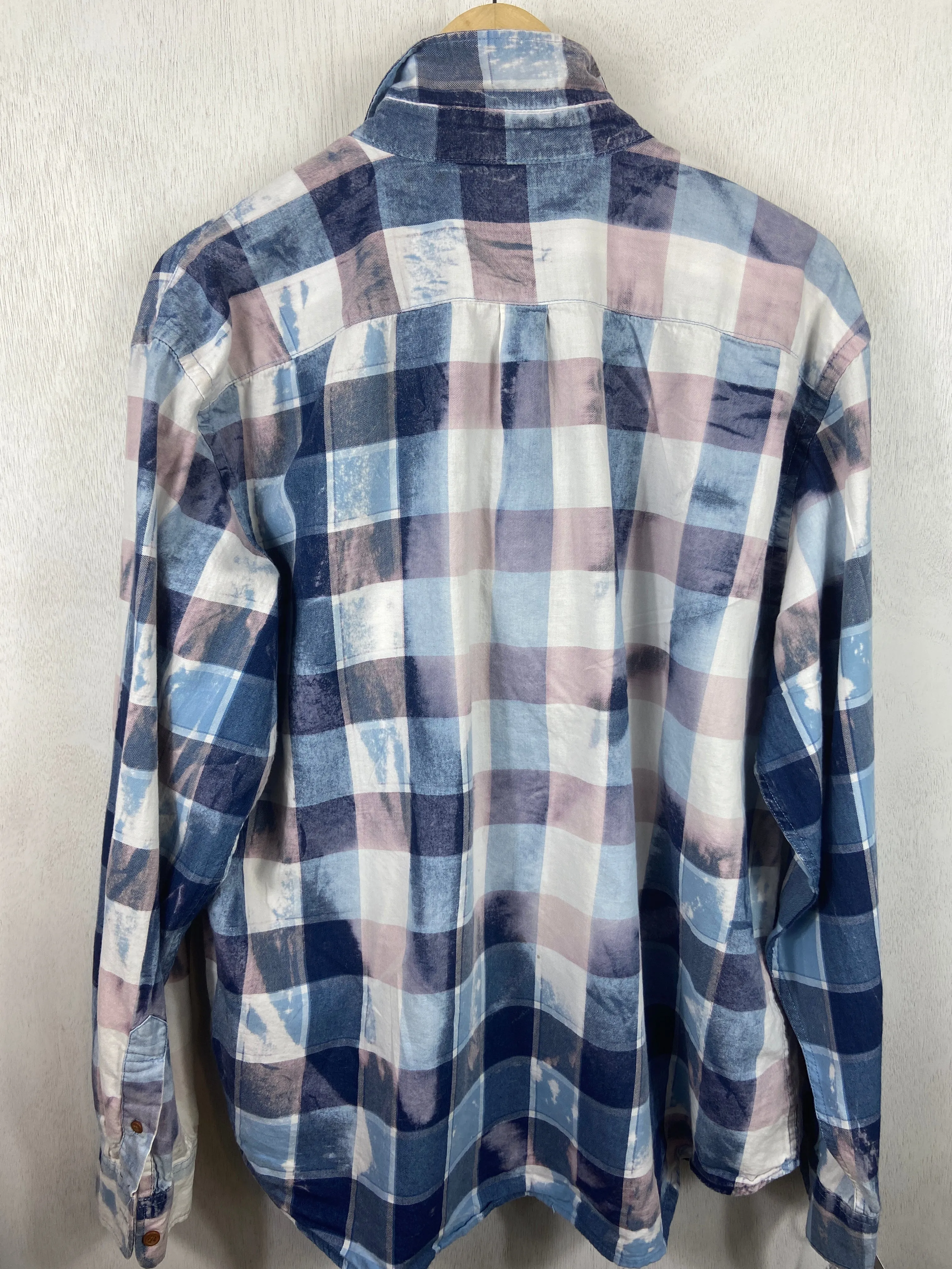 Vintage Navy, Light Blue, Lavender and White Lightweight Cotton Size XL
