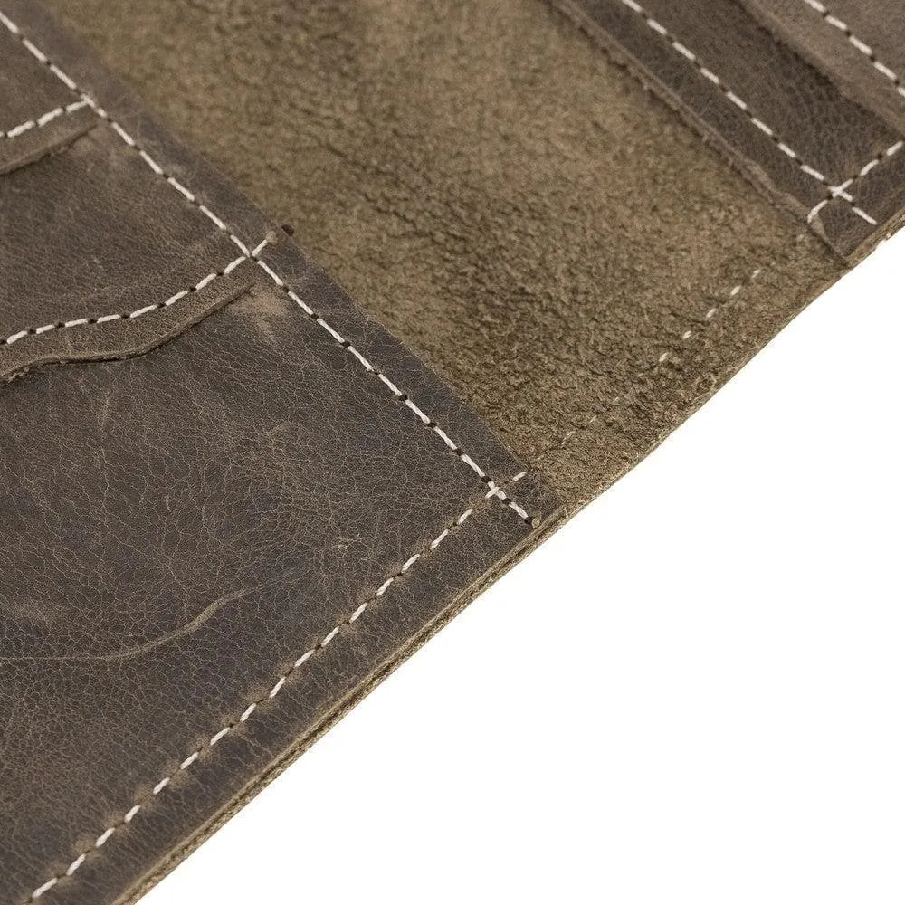 Voyager Leather Passport Wallet, Roma Brown