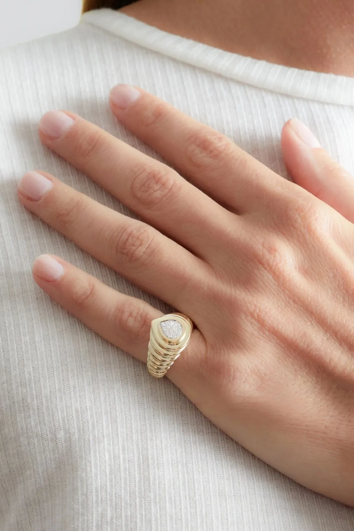Yvonne Léon Mini Berlingot Pear Diamond Ring - Yellow Gold